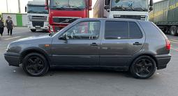 Volkswagen Golf 1994 годаүшін1 600 000 тг. в Алматы