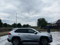 Toyota RAV4 2019 года за 15 100 000 тг. в Актобе – фото 2