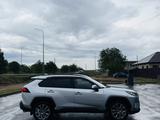 Toyota RAV4 2019 годаүшін15 100 000 тг. в Актобе – фото 2