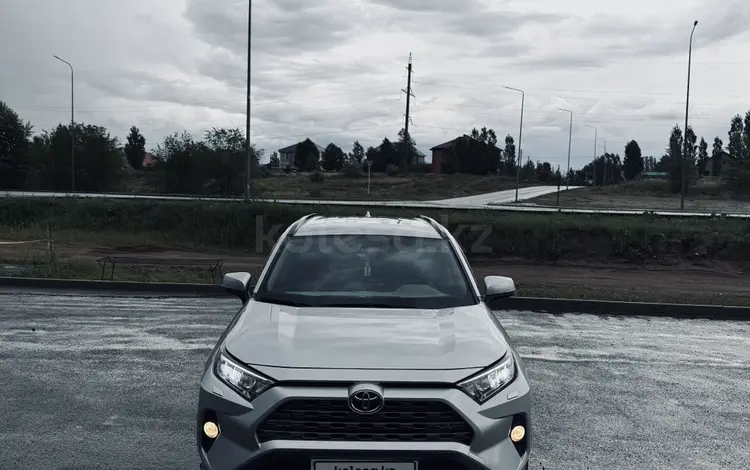 Toyota RAV4 2019 года за 15 100 000 тг. в Актобе