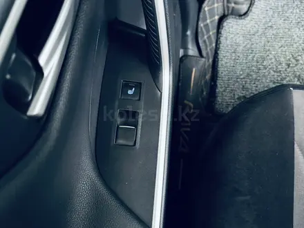 Toyota RAV4 2019 года за 15 100 000 тг. в Актобе – фото 12