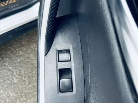 Toyota RAV4 2019 года за 15 100 000 тг. в Актобе – фото 11