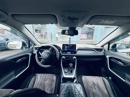 Toyota RAV4 2019 года за 15 100 000 тг. в Актобе – фото 9