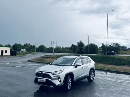 Toyota RAV4 2019 года за 15 100 000 тг. в Актобе – фото 6