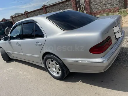 Mercedes-Benz E 320 2001 года за 4 100 000 тг. в Астана – фото 8