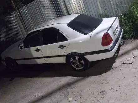 Mercedes-Benz C 200 1995 года за 1 000 000 тг. в Алматы – фото 2