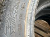 Резина 295.40.21 шипованная за 280 000 тг. в Алматы – фото 3