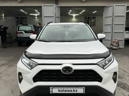 Toyota RAV4 2019 года за 15 000 000 тг. в Шымкент – фото 2