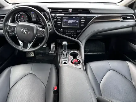 Toyota Camry Prestige 2018 года за 11 990 000 тг. в Алматы – фото 9