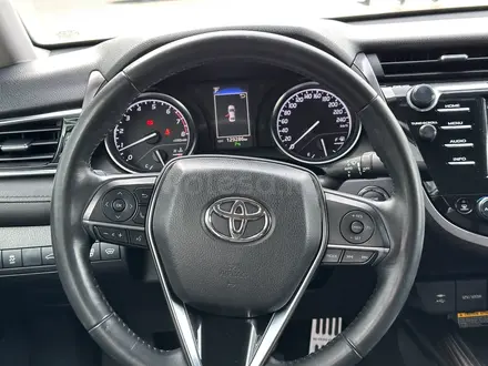 Toyota Camry Prestige 2018 года за 11 990 000 тг. в Алматы – фото 10