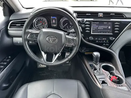Toyota Camry Prestige 2018 года за 11 990 000 тг. в Алматы – фото 15