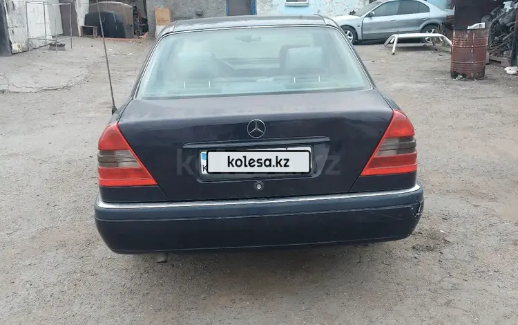 Mercedes-Benz C 250 1995 года за 1 450 000 тг. в Караганда