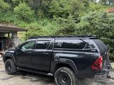 Toyota Hilux 2022 года за 31 000 000 тг. в Алматы – фото 2