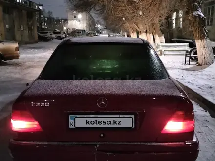 Mercedes-Benz C 220 1994 года за 1 600 000 тг. в Сатпаев – фото 3