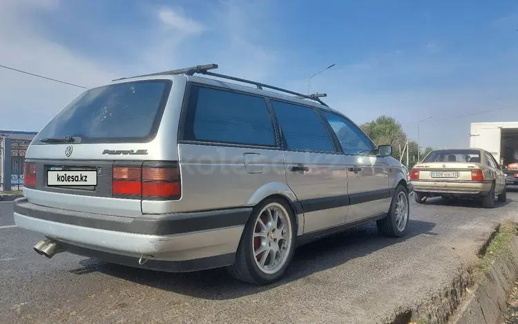 Volkswagen Passat 1992 годаfor2 550 000 тг. в Шымкент