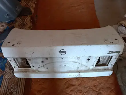 Крышка багажника за 5 000 тг. в Павлодар