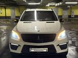 Mercedes-Benz ML 63 AMG 2013 года за 22 000 000 тг. в Атырау – фото 2