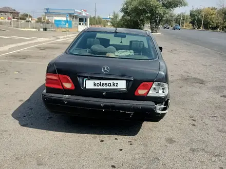 Mercedes-Benz E 230 1997 года за 1 400 000 тг. в Тараз – фото 3