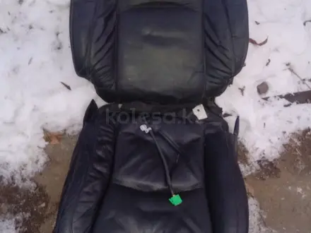 Передние сиденья электро с подогревом с аэрбагом за 5 000 тг. в Алматы – фото 3