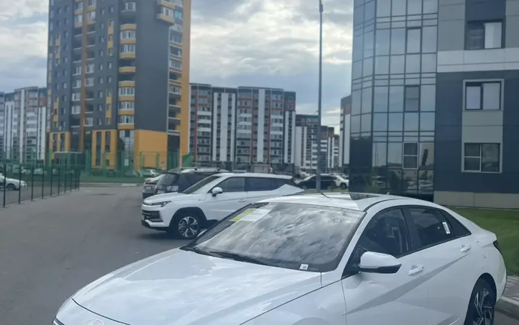 Hyundai Elantra 2024 годаfor9 400 000 тг. в Усть-Каменогорск