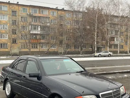 Mercedes-Benz C 180 1994 года за 1 800 000 тг. в Усть-Каменогорск – фото 3