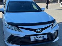 Toyota Camry 2021 года за 16 800 000 тг. в Атырау