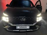 Hyundai Santa Fe 2022 года за 18 600 000 тг. в Алматы – фото 2
