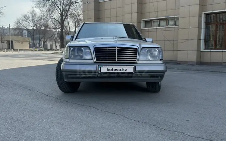 Mercedes-Benz E 220 1993 года за 1 850 000 тг. в Шымкент