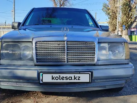 Mercedes-Benz E 220 1993 года за 1 200 000 тг. в Алматы