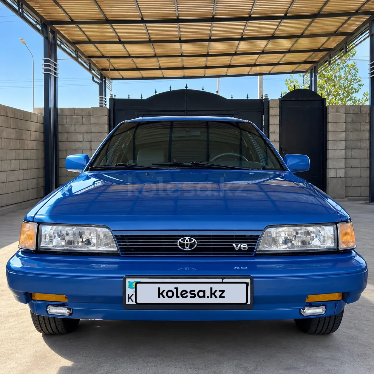 Toyota Camry, 1990