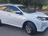 Toyota RAV4 2015 года за 9 300 000 тг. в Уральск – фото 4