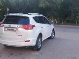 Toyota RAV4 2015 года за 9 300 000 тг. в Уральск – фото 3