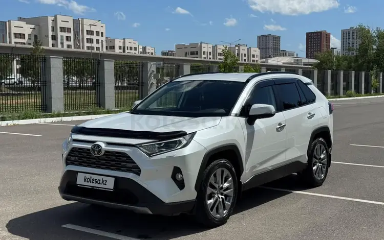 Toyota RAV4 2020 годаүшін16 000 000 тг. в Астана