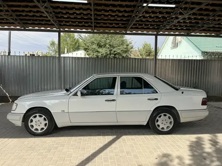 Mercedes-Benz E 280 1994 года за 3 000 000 тг. в Алматы