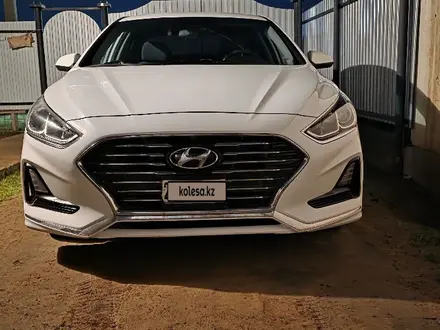 Hyundai Sonata 2019 года за 4 800 000 тг. в Уральск – фото 2