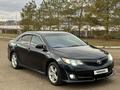 Toyota Camry 2014 года за 6 000 000 тг. в Актобе – фото 2