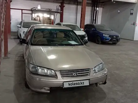 Toyota Camry 2001 года за 2 700 000 тг. в Павлодар – фото 3