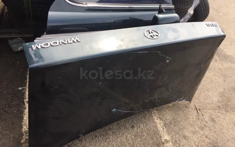 Крышка багажник и замог багажника за 15 000 тг. в Алматы