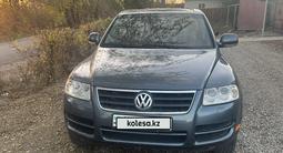 Volkswagen Touareg 2006 года за 5 500 000 тг. в Текели – фото 3