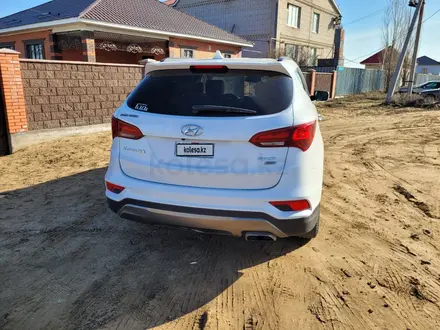 Hyundai Santa Fe 2016 года за 6 000 000 тг. в Актобе – фото 4