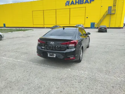 Hyundai Elantra 2018 года за 7 000 000 тг. в Актобе – фото 4