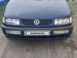 Volkswagen Passat 1994 годаүшін2 100 000 тг. в Караганда