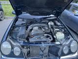 Mercedes-Benz E 200 1995 годаүшін1 750 000 тг. в Усть-Каменогорск – фото 2