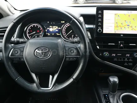 Toyota Camry 2021 года за 15 550 000 тг. в Астана – фото 15