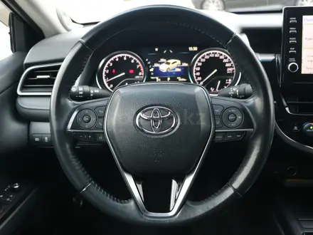 Toyota Camry 2021 года за 15 550 000 тг. в Астана – фото 16