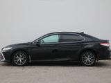 Toyota Camry 2021 года за 15 550 000 тг. в Астана – фото 2