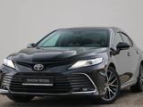Toyota Camry 2021 года за 15 550 000 тг. в Астана