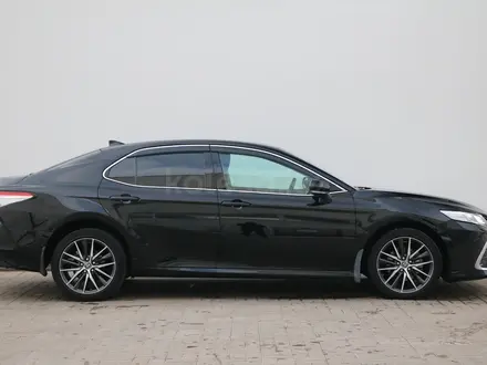 Toyota Camry 2021 года за 15 550 000 тг. в Астана – фото 6