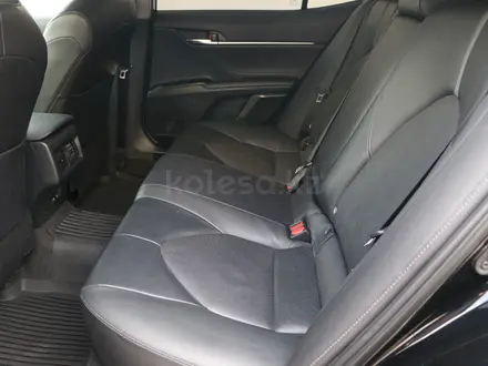 Toyota Camry 2021 года за 15 550 000 тг. в Астана – фото 10