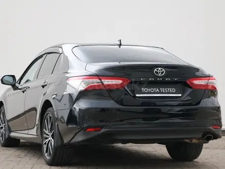 Toyota Camry 2021 года за 15 550 000 тг. в Астана – фото 3